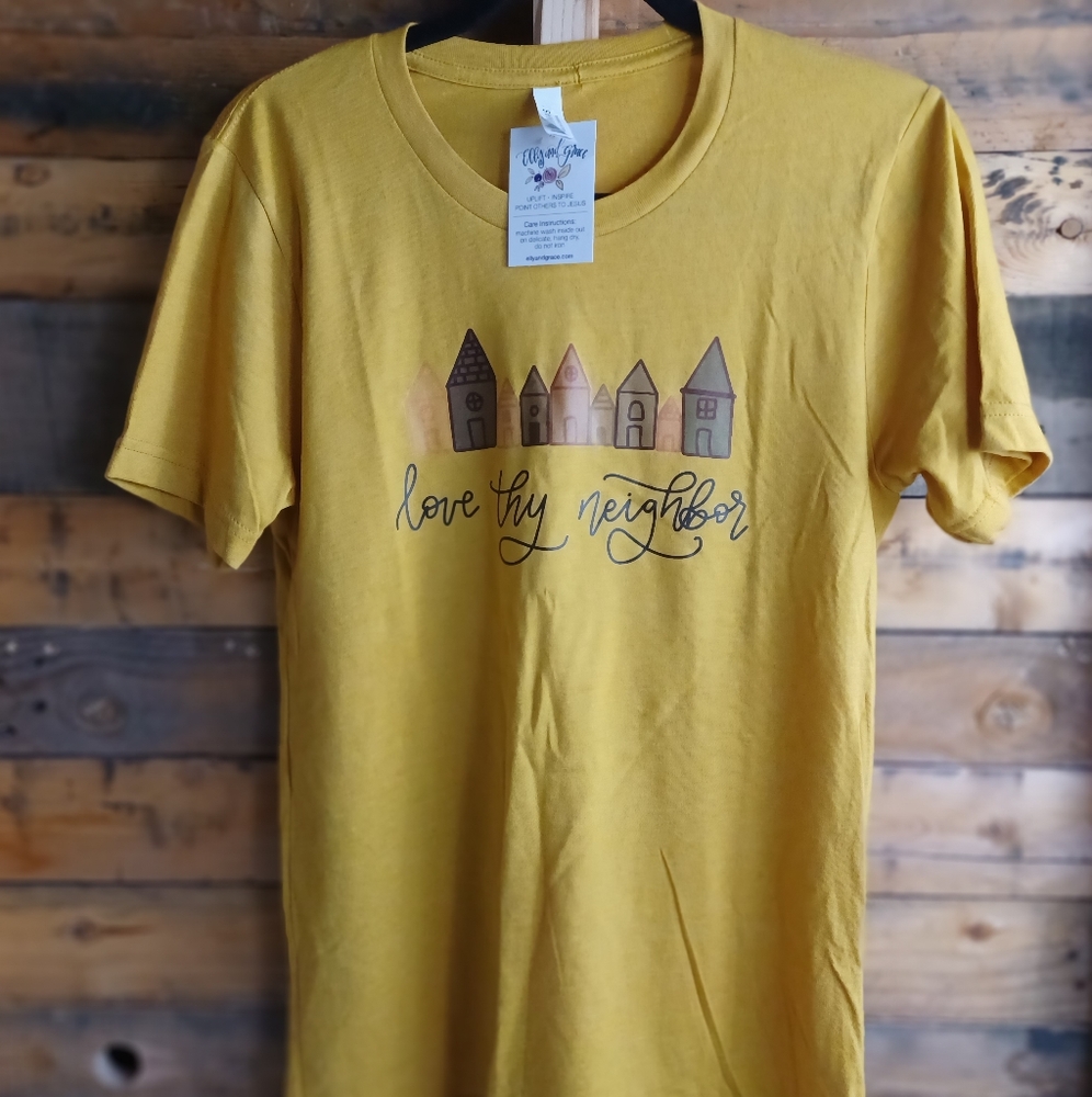 Love Thy Neighbor t-shirt size small